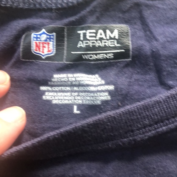 Lot of 2 Ladies large Chicago Bears tshirts - Picture 2 of 6